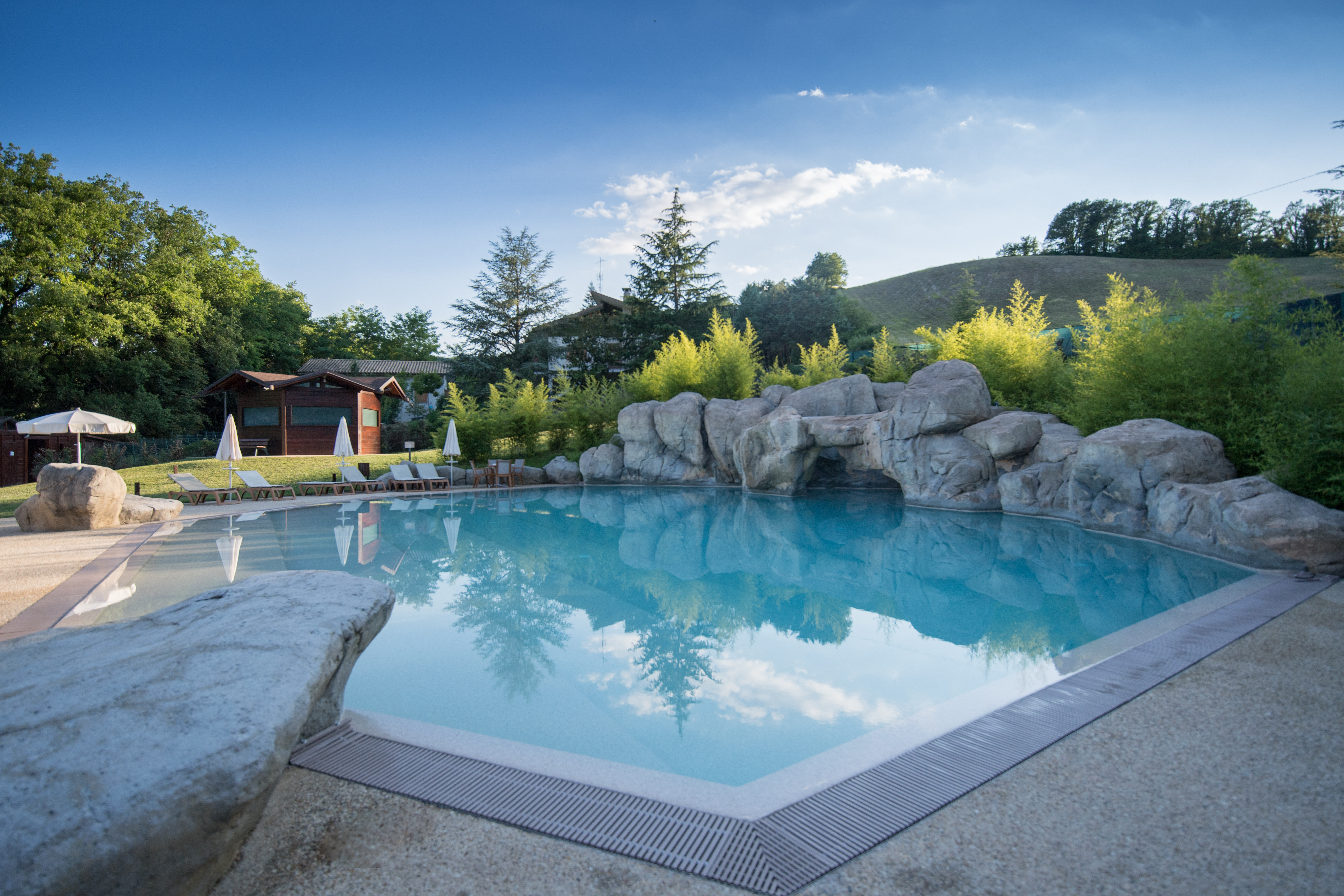 Piscina esterna con idromassaggio