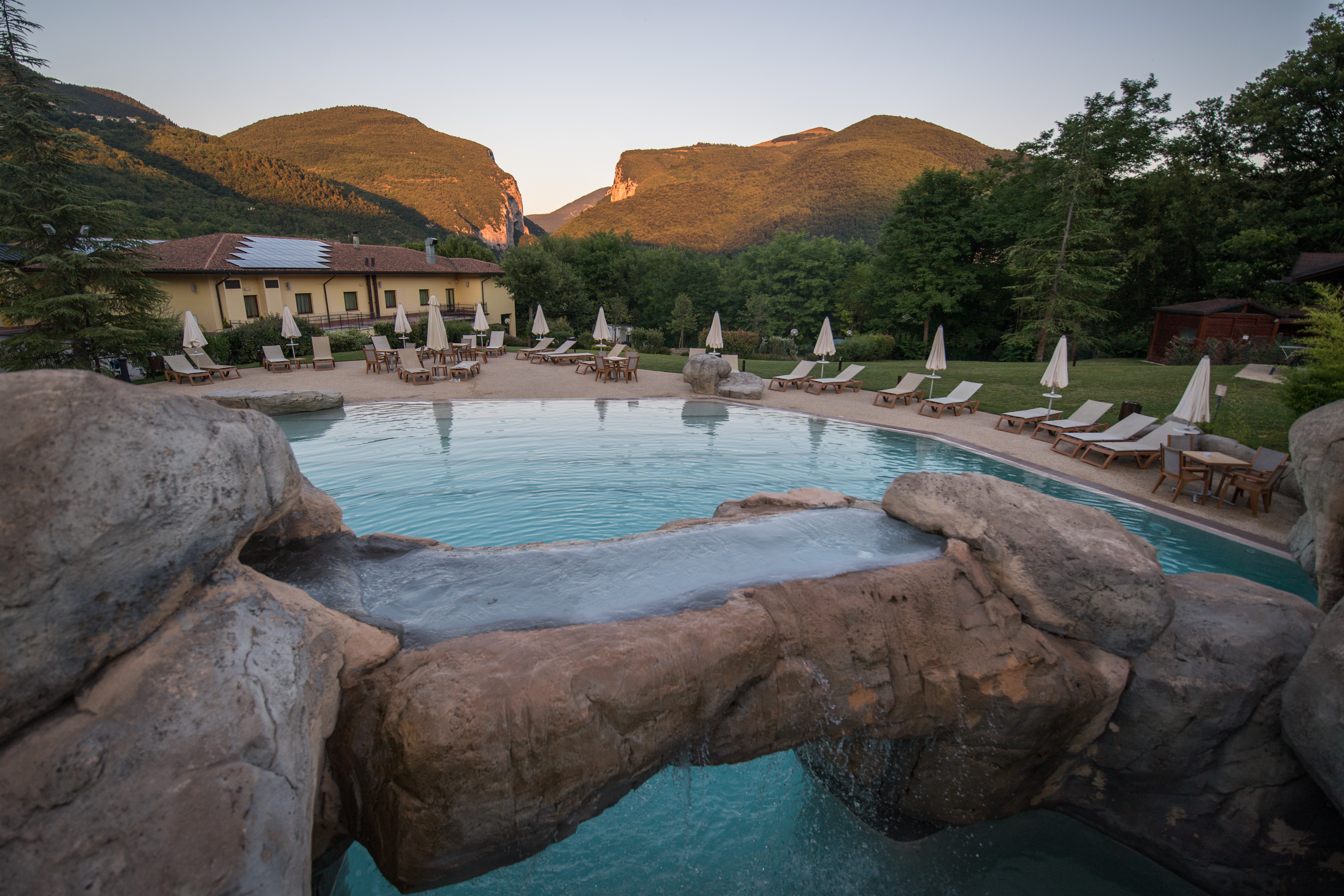 Piscina esterna con idromassaggio